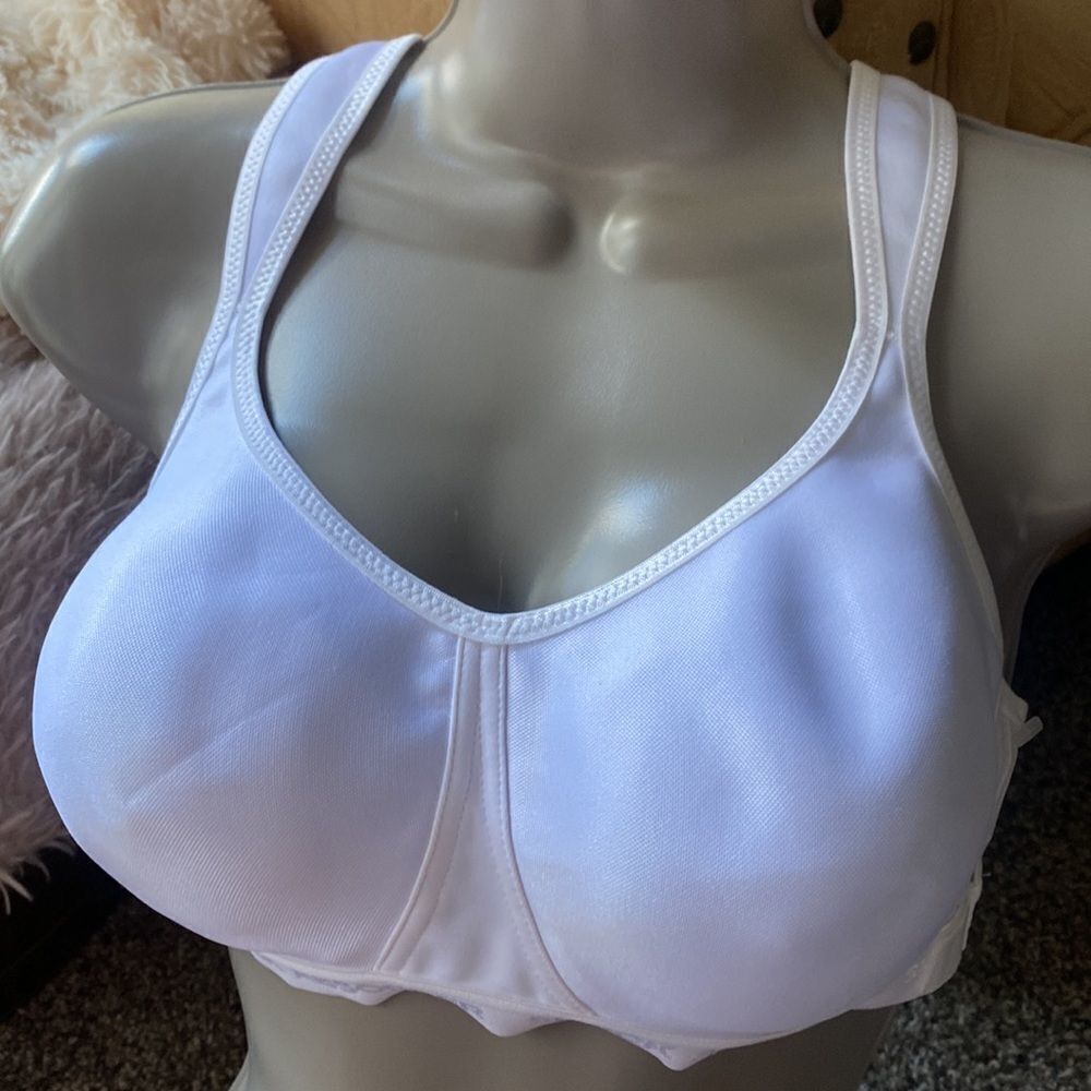 SHOCK ABSORBER sports Bra White Firm Support 38B